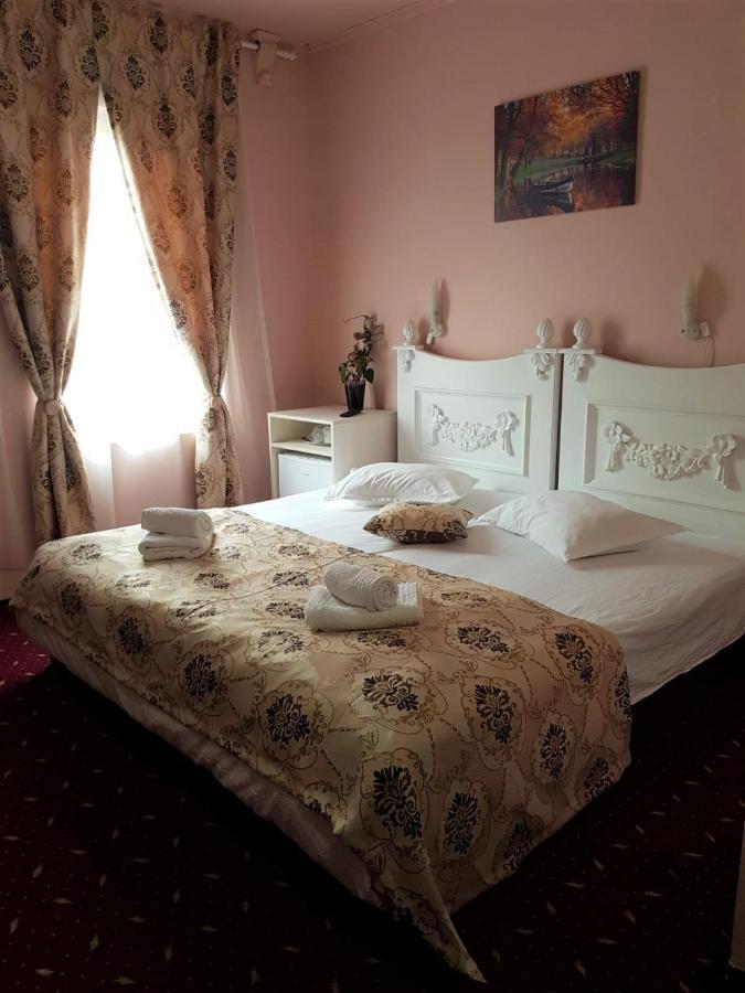Hotel Darosy Arad Eksteriør billede
